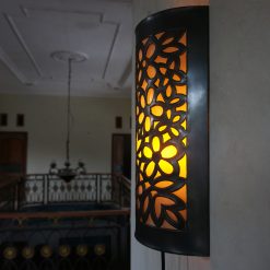 Alternative view of Lampu Dinding Tembaga Motif Bunga