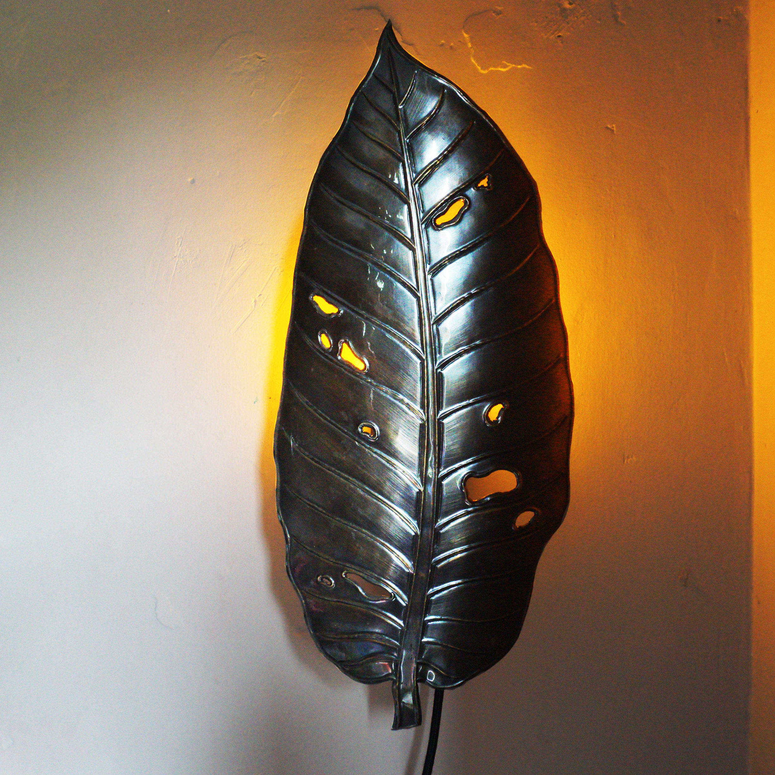 Lampu Dinding Tembaga Daun Pisang
