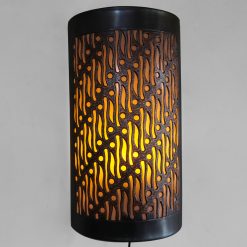 Lampu Dinding Tembaga Motif Batik